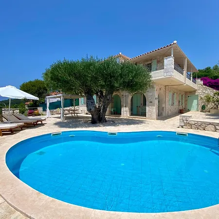 Federico Apartamento Khalikerí